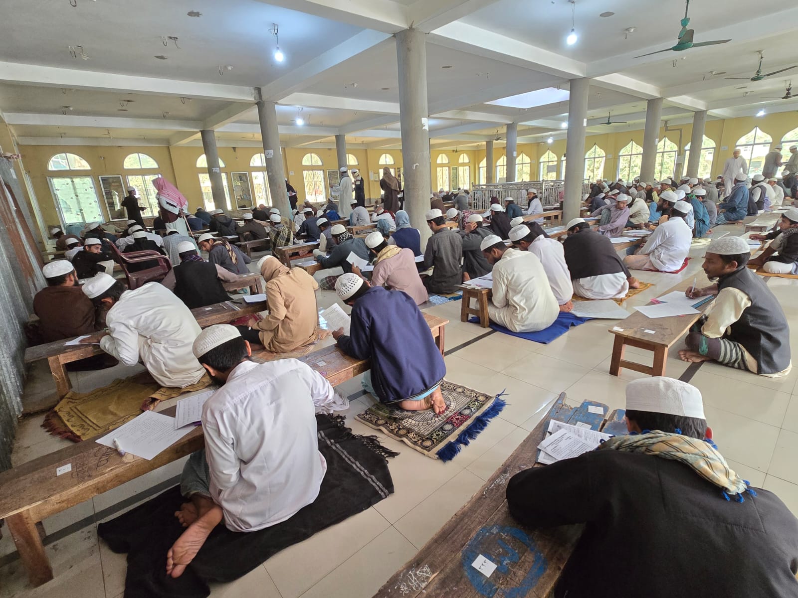 পরীক্ষার হল