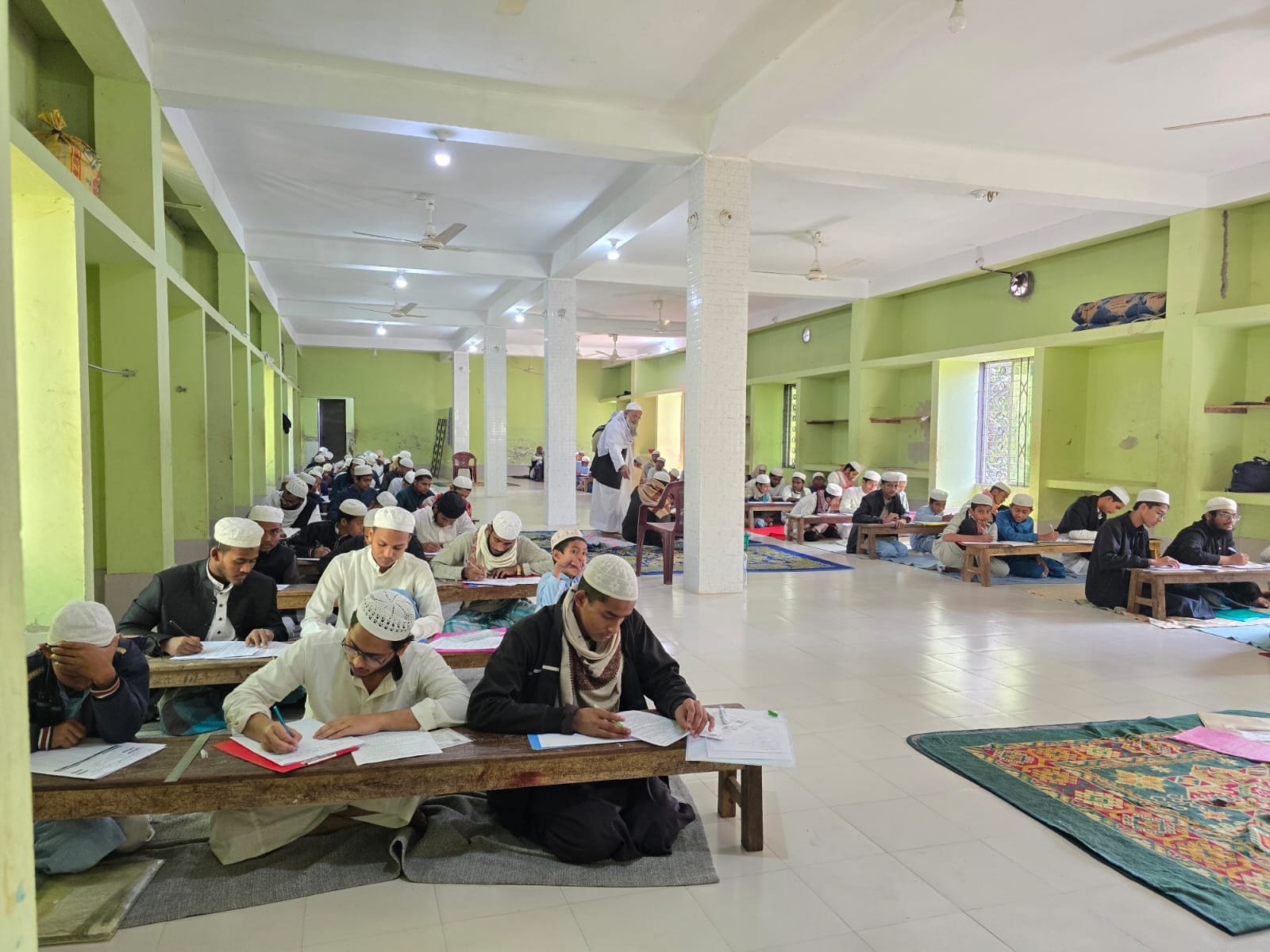 পরীক্ষার হল